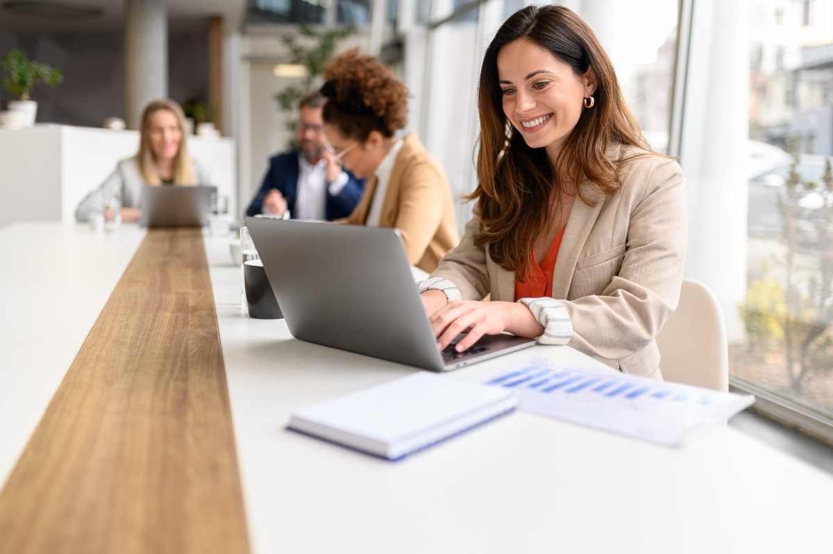 Invisalign at Work: What Coworkers Won’t Notice, But You’ll Feel Every Day